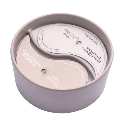 Better Homes & Gardens Amber & Tonka duo geurkaars XXL 453gr - PrijzenStorm.nl
